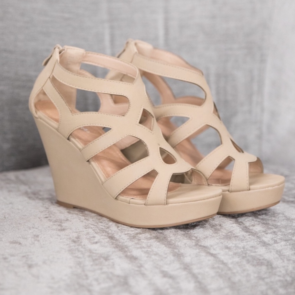 Nude Wedge sandal - Picture 3 of 6